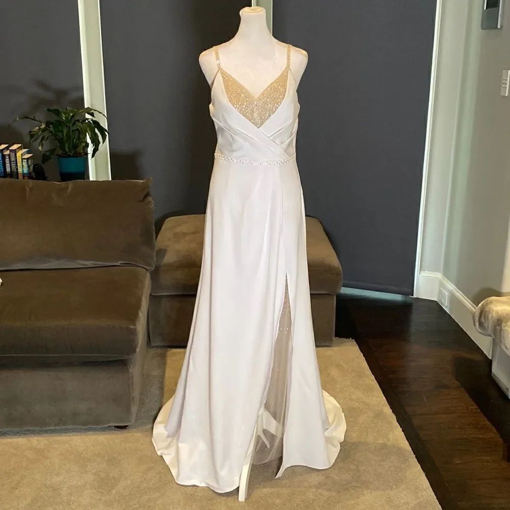 Women’s White Wedding Dress Leg Slit Silver Beading Corset Back Size 2 NEW